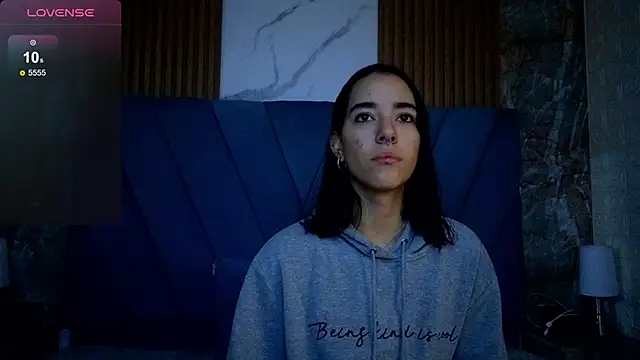 Snapshot of violett__golden chatting on September 27, 2025, 11:05 am violett  golden online show from September 27, 2025, 11:05 am