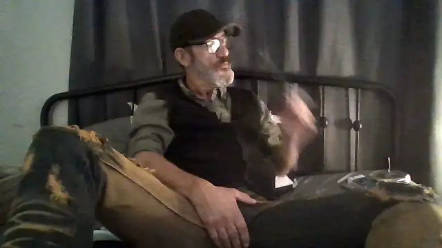 Snapshot of FoxnMouse chatting on October 5, 2025, 6:59 am FoxnMouse online show from October 5, 2025, 6:59 am