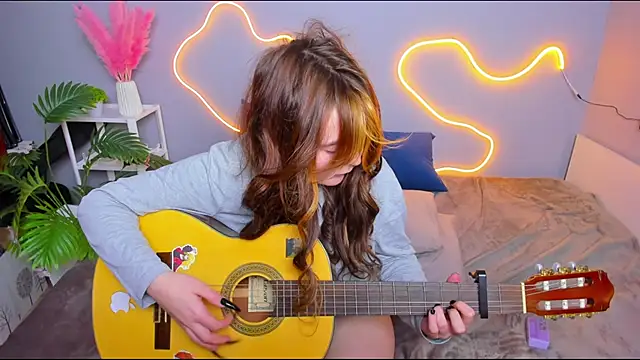 kitty rinnaa online show from October 24, 2025, 2:10 am