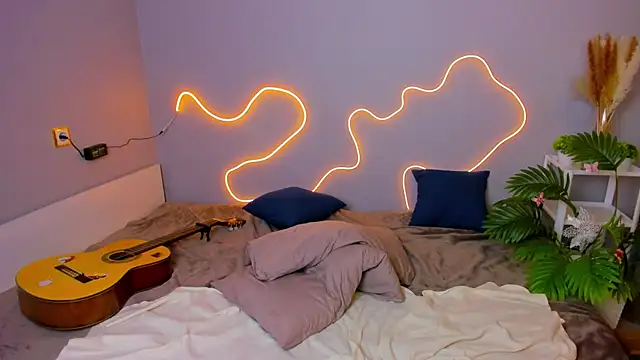 kitty rinnaa online show from October 16, 2025, 1:36 am