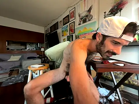 Pupscritch online show from November 15, 2025, 8:35 pm