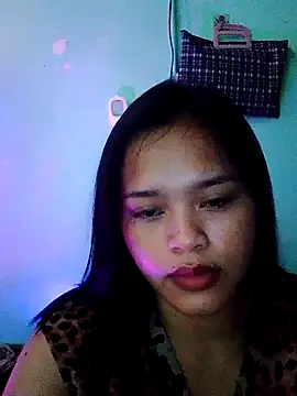 Snapshot of Yummymiciouse_26 chatting on October 26, 2025, 4:24 am Yummymiciouse 26 online show from October 26, 2025, 4:24 am