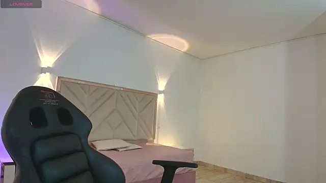 Snapshot of Violet_tay1 chatting on September 25, 2025, 11:38 am Violet tay1 online show from September 25, 2025, 11:38 am