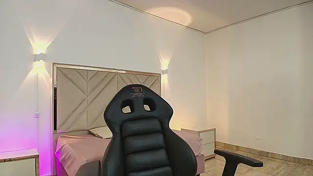 Snapshot of Violet_tay1 chatting on October 11, 2025, 1:01 pm Violet tay1 online show from October 11, 2025, 1:01 pm