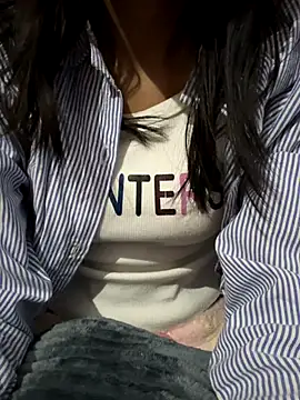 modelnishu online show from November 13, 2025, 2:59 am