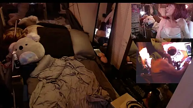 Snapshot of TransFionaLuv chatting on September 11, 2025, 1:33 pm TransFionaLuv online show from September 11, 2025, 1:33 pm