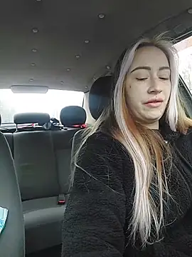 Reina Cummings online show from March 3, 2026, 5:58 am