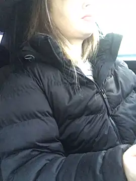 Reina Cummings online show from October 9, 2025, 4:57 am