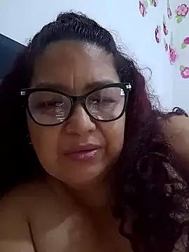 Snapshot of ladytropical1 chatting on October 3, 2025, 10:39 am ladytropical1 online show from October 3, 2025, 10:39 am