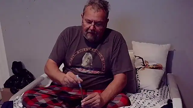 SueNixon online show from November 13, 2025, 3:32 am