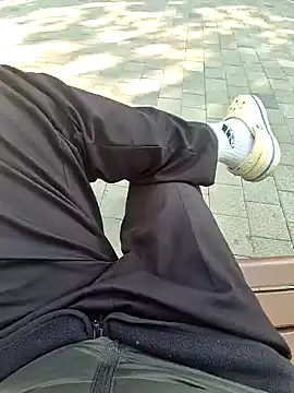 starvingo2002 online show from November 4, 2025, 2:04 am