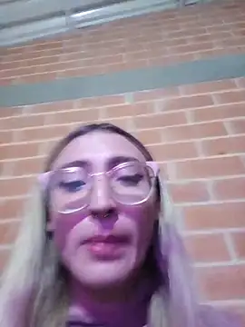 Snapshot of Andrea_camilaaa chatting on July 1, 2026, 4:02 am Andrea camilaaa online show from July 1, 2026, 4:02 am