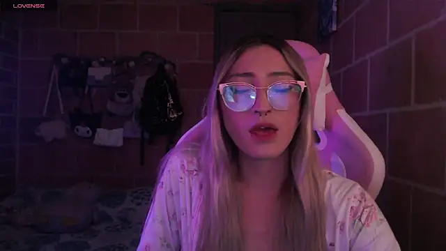 Snapshot of Andrea_camilaaa chatting on July 10, 2026, 9:59 pm Andrea camilaaa online show from July 10, 2026, 9:59 pm
