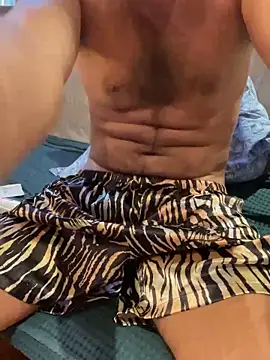 Snapshot of maxxoulax chatting on October 13, 2025, 1:12 pm maxxoulax online show from October 13, 2025, 1:12 pm