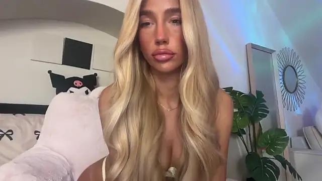 KENNIEXROSE online show from March 25, 2026, 10:19 pm