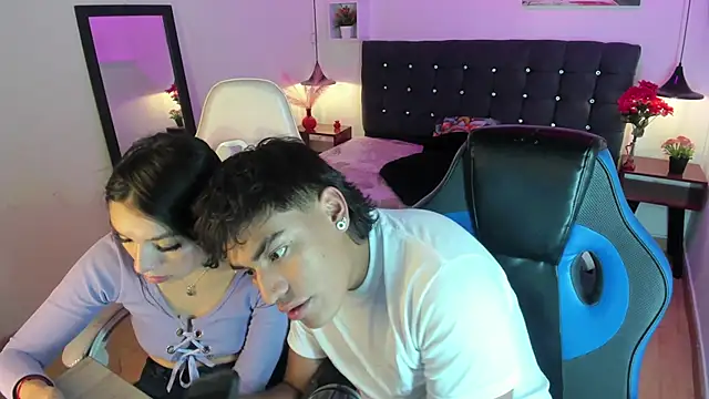 Snapshot of Yiing_and_yang chatting on October 11, 2025, 5:58 pm Yiing and yang online show from October 11, 2025, 5:58 pm