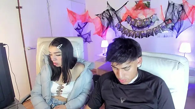 Snapshot of Yiing_and_yang chatting on October 25, 2025, 7:25 pm Yiing and yang online show from October 25, 2025, 7:25 pm