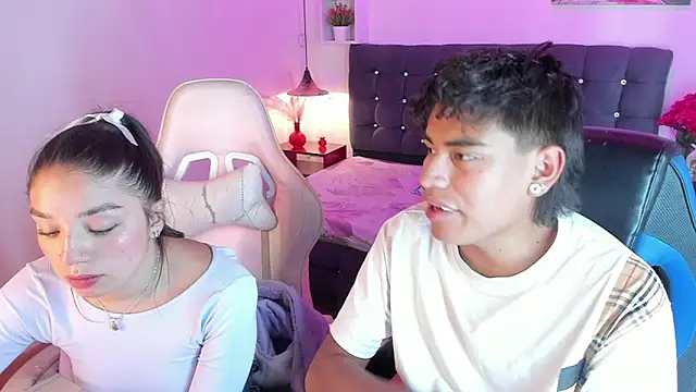 Snapshot of Yiing_and_yang chatting on September 18, 2025, 7:50 pm Yiing and yang online show from September 18, 2025, 7:50 pm