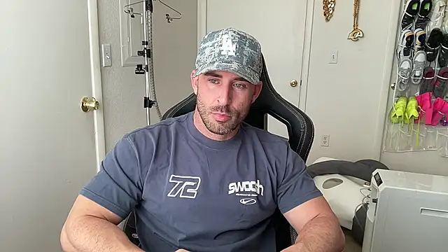 brettmycles28 online show from August 3, 2026, 4:57 pm
