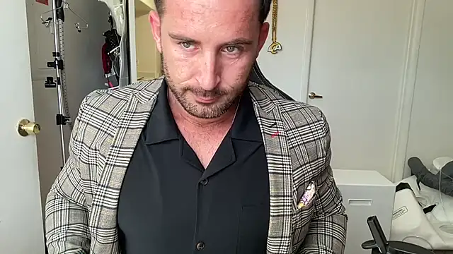 brettmycles28 online show from July 23, 2026, 6:37 pm