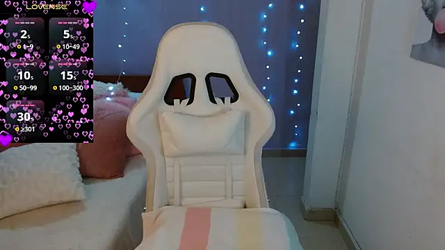 Natysweet23 online show from October 18, 2025, 11:51 pm