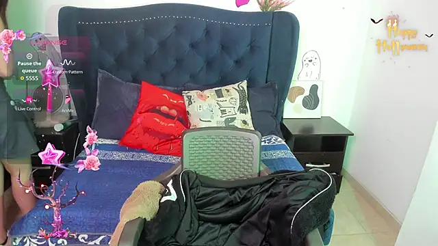 Snapshot of LucyPetit chatting on October 10, 2025, 1:12 pm LucyPetit online show from October 10, 2025, 1:12 pm