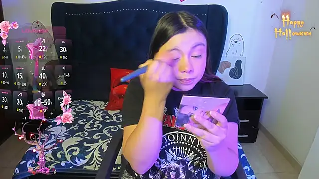 Snapshot of LucyPetit chatting on October 16, 2025, 1:30 pm LucyPetit online show from October 16, 2025, 1:30 pm