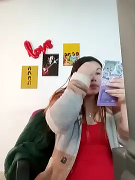 LucyPetit online show from November 27, 2025, 1:11 pm