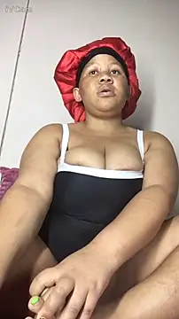 Snapshot of Yellowriider chatting on October 12, 2025, 8:21 pm Yellowriider online show from October 12, 2025, 8:21 pm