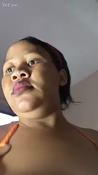 Snapshot of Yellowriider chatting on October 10, 2025, 3:02 pm Yellowriider online show from October 10, 2025, 3:02 pm