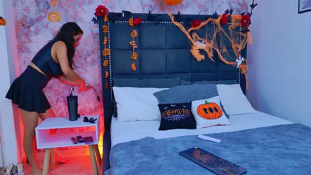 Angelique Angell online show from October 25, 2025, 7:47 pm