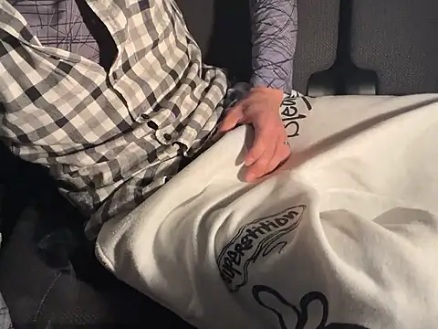 CAMEL1913 online show from November 1, 2025, 5:18 pm