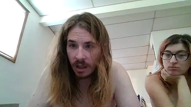 Snapshot of Lunaraskye chatting on November 1, 2025, 6:35 pm Lunaraskye online show from November 1, 2025, 6:35 pm