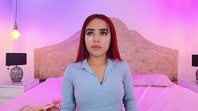 Snapshot of KhloeJohnson chatting on October 3, 2025, 8:21 pm KhloeJohnson online show from October 3, 2025, 8:21 pm