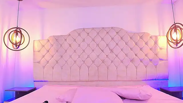 Snapshot of KhloeJohnson chatting on October 11, 2025, 8:32 pm KhloeJohnson online show from October 11, 2025, 8:32 pm