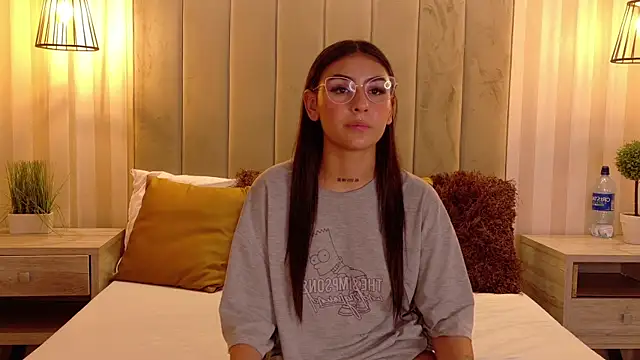 VioletBlaze online show from September 26, 2025, 1:23 am