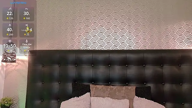 Snapshot of Sharonevanss_ chatting on February 18, 2026, 8:05 pm Sharonevanss online show from February 18, 2026, 8:05 pm