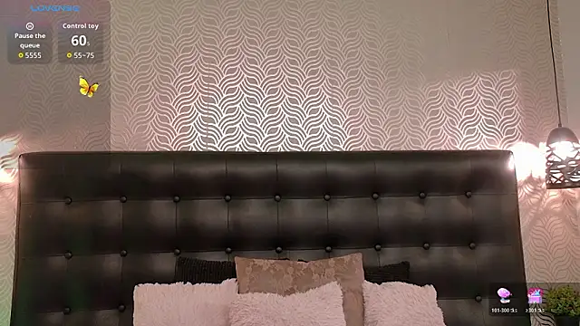 Snapshot of Sharonevanss_ chatting on February 20, 2026, 8:00 pm Sharonevanss online show from February 20, 2026, 8:00 pm