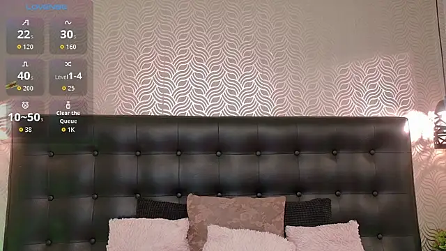 Snapshot of Sharonevanss_ chatting on February 11, 2026, 8:31 pm Sharonevanss online show from February 11, 2026, 8:31 pm