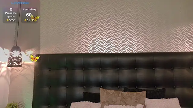 Snapshot of Sharonevanss_ chatting on February 10, 2026, 8:41 pm Sharonevanss online show from February 10, 2026, 8:41 pm