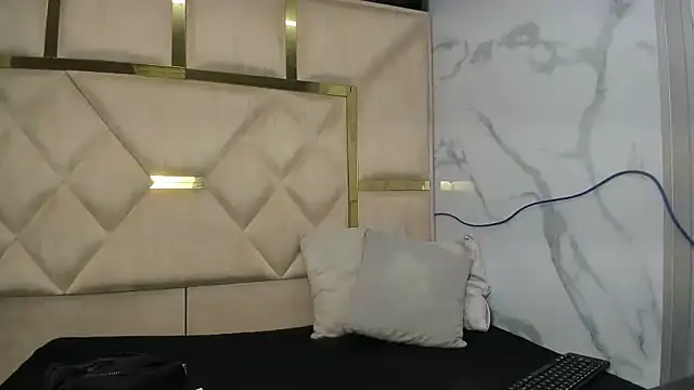 Allisonts69 online show from November 11, 2025, 3:34 am