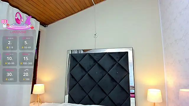 Snapshot of kittyy_babee chatting on September 18, 2025, 11:35 am kittyy babee online show from September 18, 2025, 11:35 am