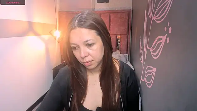 Snapshot of Isa_Thompson__ chatting on September 12, 2025, 11:54 am Isa Thompson online show from September 12, 2025, 11:54 am