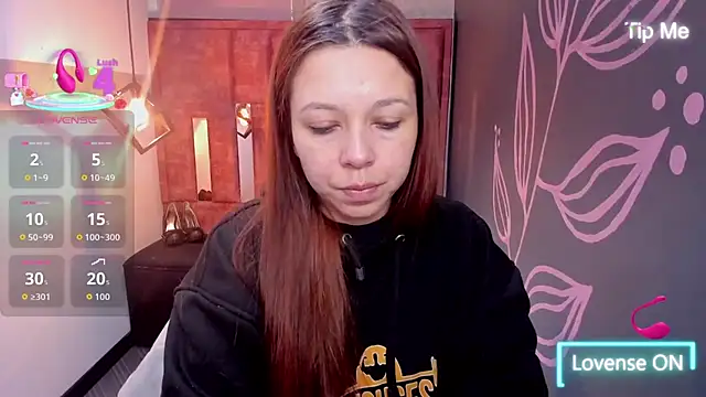 Snapshot of Isa_Thompson__ chatting on September 14, 2025, 12:05 pm Isa Thompson online show from September 14, 2025, 12:05 pm