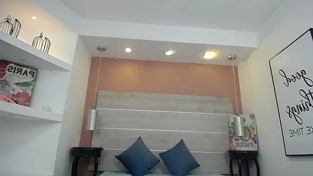 AlexandraCambell online show from November 25, 2025, 12:05 pm