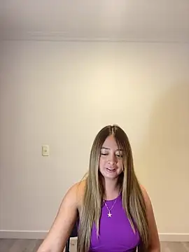 Snapshot of Zara_Ross chatting on September 22, 2025, 6:58 pm Zara Ross online show from September 22, 2025, 6:58 pm