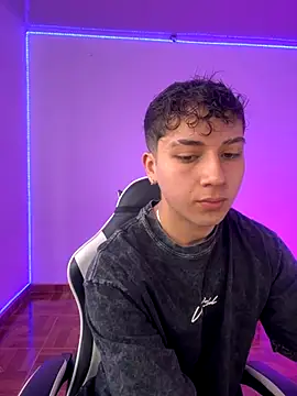 Snapshot of Casper___kyy chatting on September 25, 2025, 4:02 pm Casper kyy online show from September 25, 2025, 4:02 pm