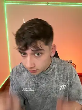 Snapshot of Casper___kyy chatting on October 4, 2025, 10:22 pm Casper kyy online show from October 4, 2025, 10:22 pm