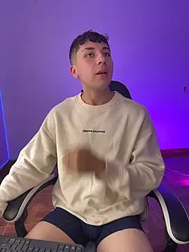 Snapshot of Casper___kyy chatting on February 17, 2026, 7:33 pm Casper kyy online show from February 17, 2026, 7:33 pm