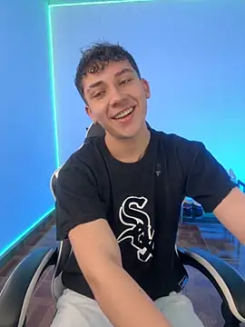 Snapshot of Casper___kyy chatting on September 19, 2025, 6:01 pm Casper kyy online show from September 19, 2025, 6:01 pm